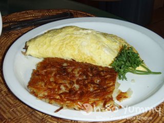Mushroom Omelet with Cheese and Hash Browns