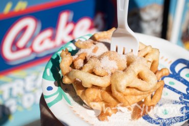 funnel cake taste at San Diego Fair 2017 Where the West is Fun funnel cake taste at San Diego Fair 2017 Where the West is Fun