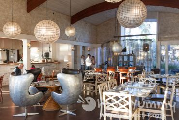 indoor seating at Tidal restaurant in Mission Bay of San Diego indoor seating at Tidal restaurant in Mission Bay of San Diego