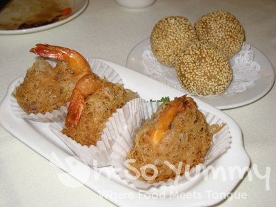 Fried Taro Balls with Shrimp and Sesame Balls Fried Taro Balls with Shrimp and Sesame Balls