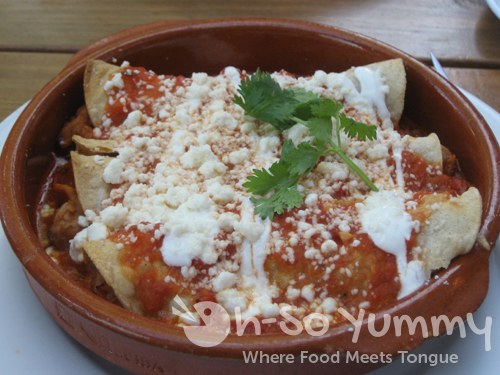 Enchilada con Pollo Enchilada con Pollo