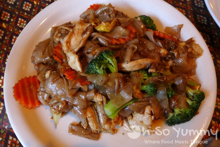 Bangkok Bay - pad see ew chicken Bangkok Bay - pad see ew chicken