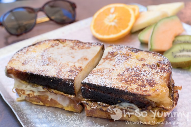 monte cristo at Cafe 21 monte cristo at Cafe 21