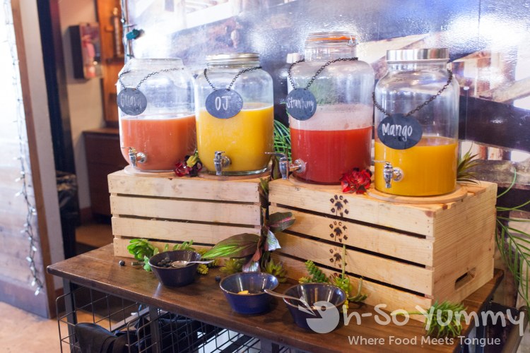 Mimosa Bar at Duck Dive in Pacific Beach San Diego Mimosa Bar at Duck Dive in Pacific Beach San Diego