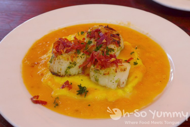 grilled scallops at Firefly on Paradise off strip Las Vegas grilled scallops at Firefly on Paradise off strip Las Vegas