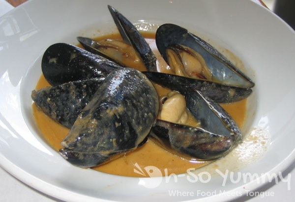 McCormick and Schmick's Carlsbad Mussels in Red Thai Curry McCormick and Schmick's Carlsbad Mussels in Red Thai Curry