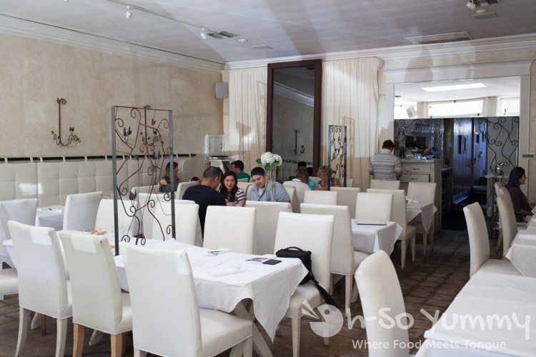 indoor seating at Old Venice restaurant in San Diego indoor seating at Old Venice restaurant in San Diego