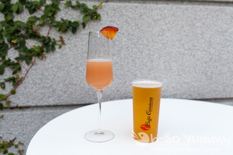 peach bellini cocktail peach bellini cocktail